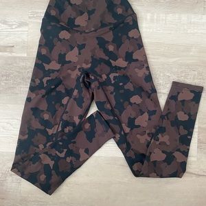 Balance Athletica Asenjo camo leggings size xs